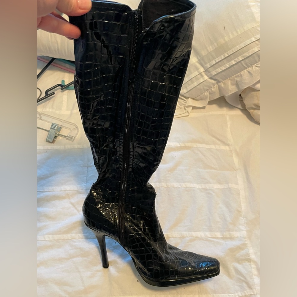 Lightly Worn - image 5